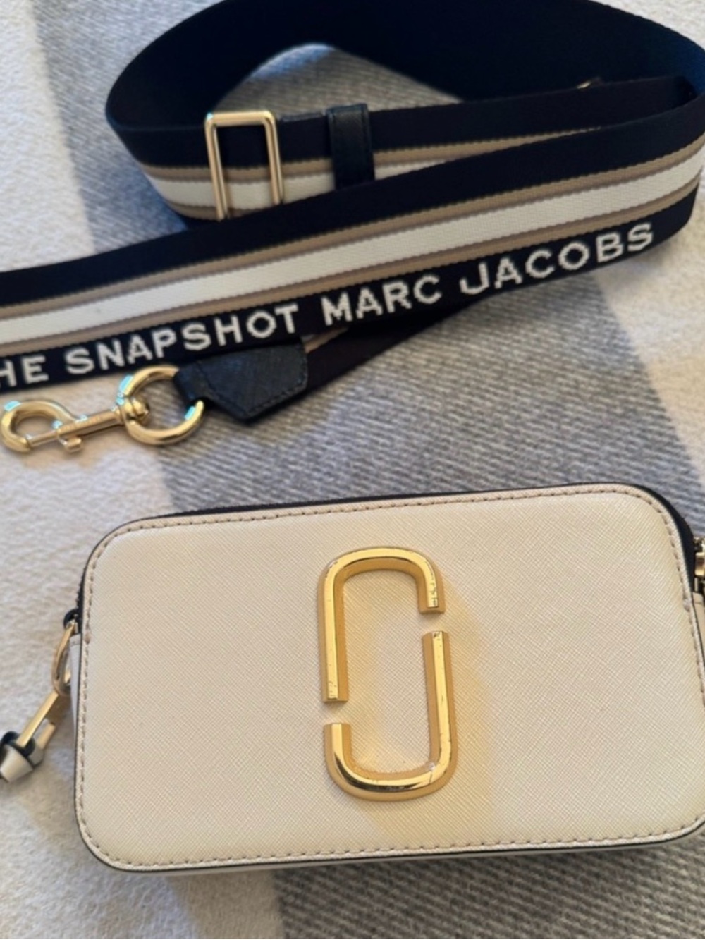 Marc Jacobs Cream and Black Snapshot Crossbody - Dust bag included! - Picture 2 of 11